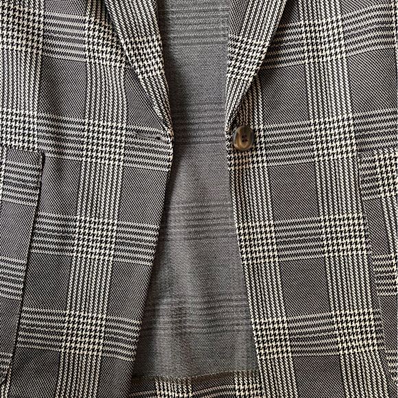 H&M checked relaxed fit blazer - Picture 2 of 4